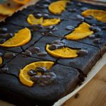 Lee más sobre el artículo Brownie de chocolate y naranja saludable